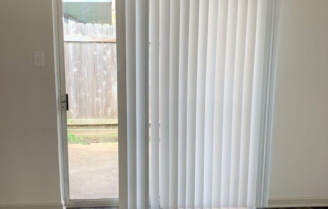 1 bed, 1 bath, 640 sqft, $925, Unit 2335-01