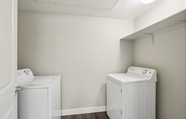 1 Bedroom Laundry Room