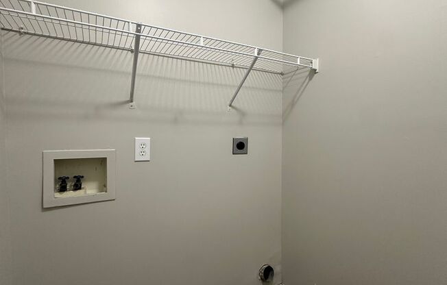 2 beds, 1 bath, 800 sqft, $925, Unit 773