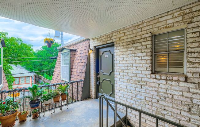 Condominium located in Olmos Park Gardens