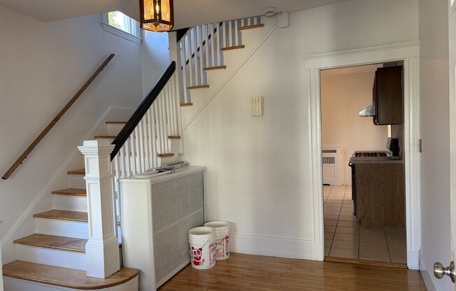 4 beds, 2 baths, 1,889 sqft, $3,800