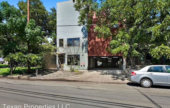 304 E 30th St
