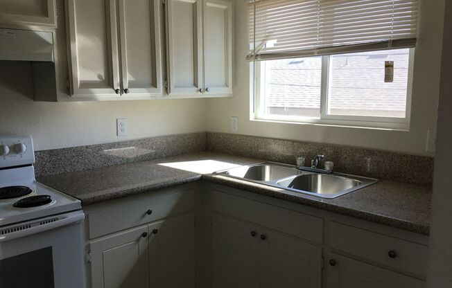 2 beds, 2 baths, $1,350, Unit 202