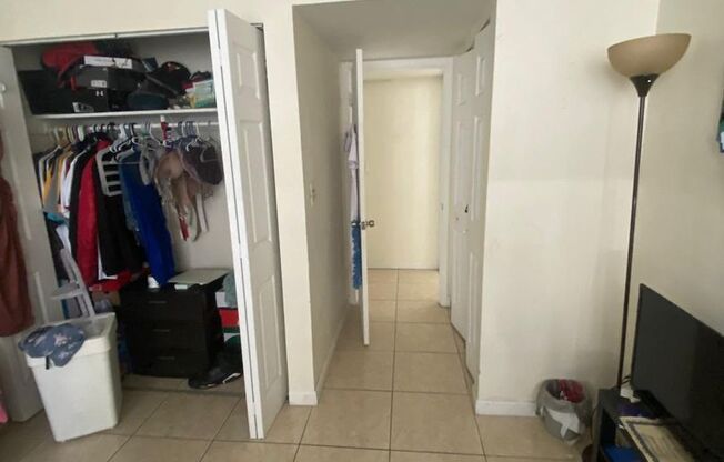 Charming 2 Bed 2 bath in a gated community close to it all!