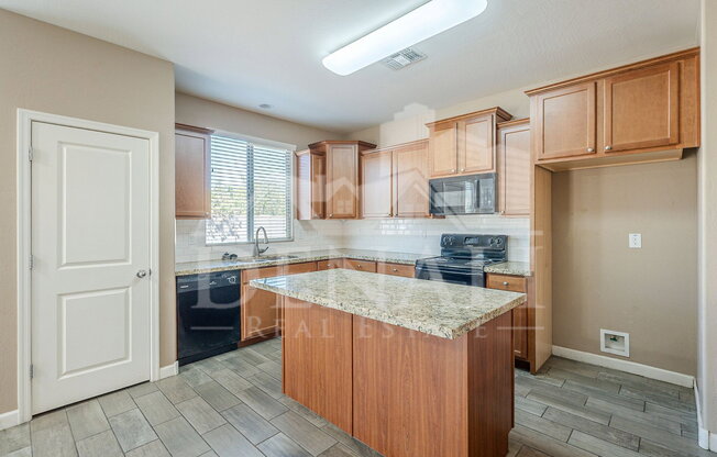 3 beds, 2 baths, 1,870 sqft, $2,195