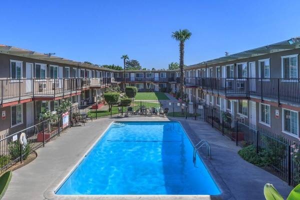 1 bed, 1 bath, 550 sqft, $1,075, Unit 1381-46