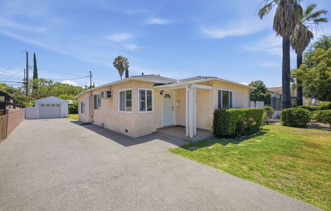 Stunning 3-Bedroom Burbank Home with Office & Entertainer’s Backyard