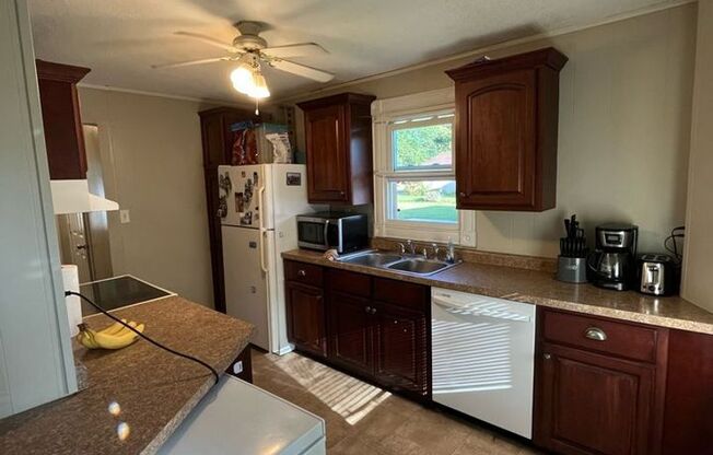 2 beds, 1 bath, $950