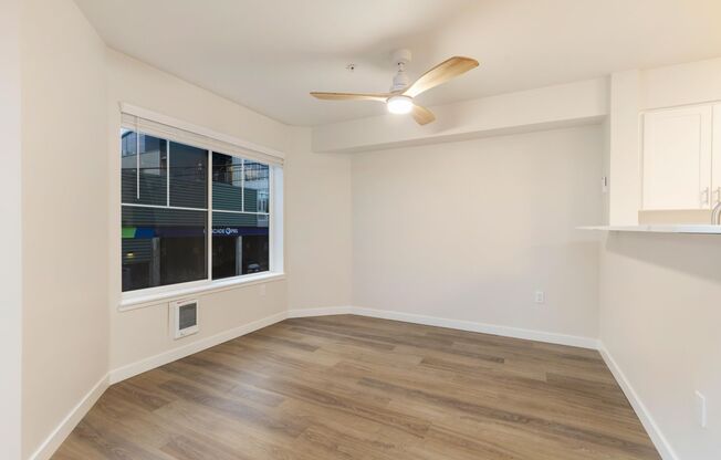 2 beds, 2 baths, 1,005 sqft, $2,795, Unit 304