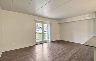 1 bed, 1 bath, 704 sqft, $1,750, Unit F34