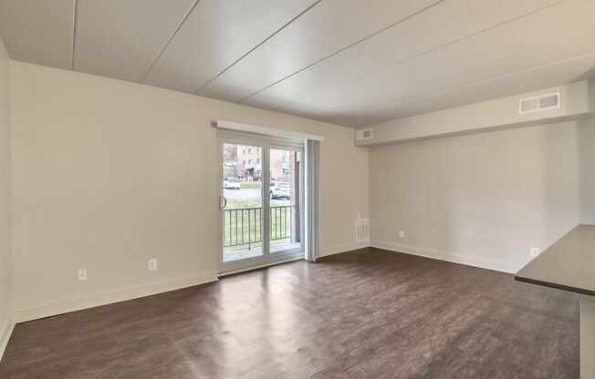 1 bed, 1 bath, 704 sqft, $1,750, Unit F34