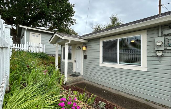 Tranquil 1 Bed, 1 Bath House!