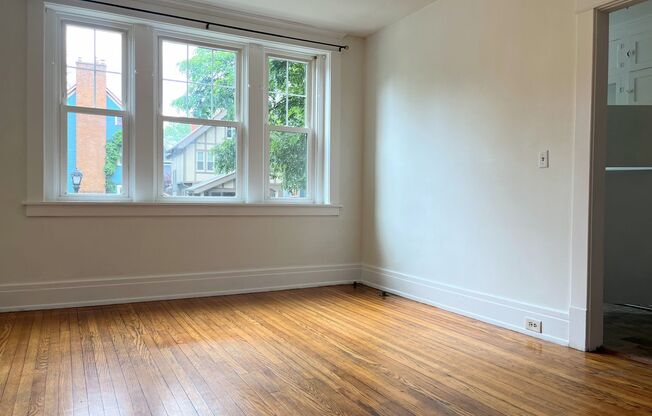 2 beds, 1 bath, $1,300, Unit 1A