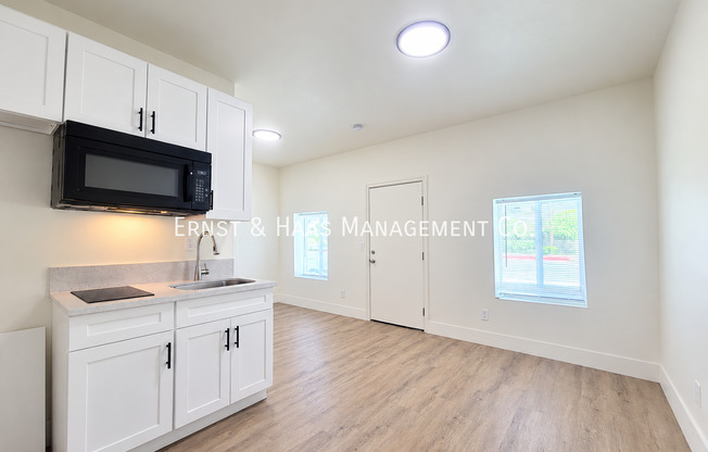 11807 LONG BCH BLVD