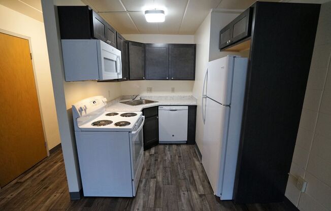 1 bed, 1 bath, $1,100, Unit 2B