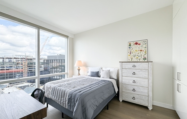 1 bed, 1 bath, 761 sqft, $5,200, Unit 20C