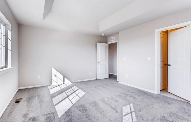4 beds, 3.5 baths, $3,595
