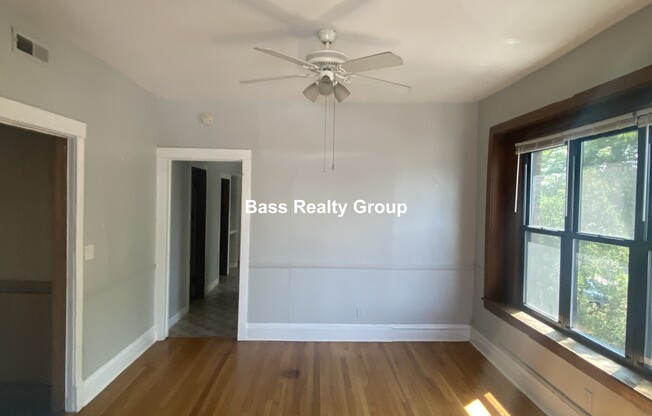 2925 W DIVERSEY