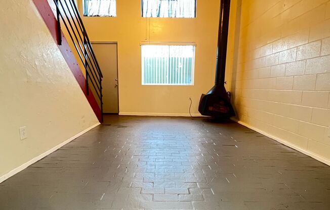 1 bed, 1 bath, 700 sqft, $800, Unit Unit 17