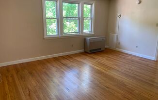 2 beds, 1 bath, $2,129, Unit 10-4