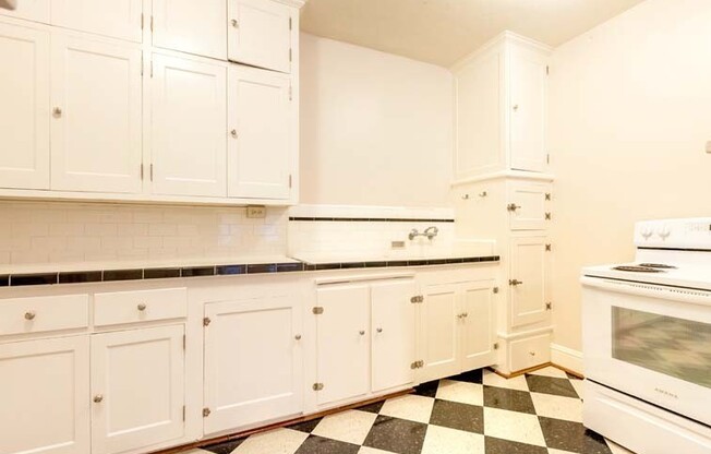 1 bed, 1 bath, 630 sqft, $1,500