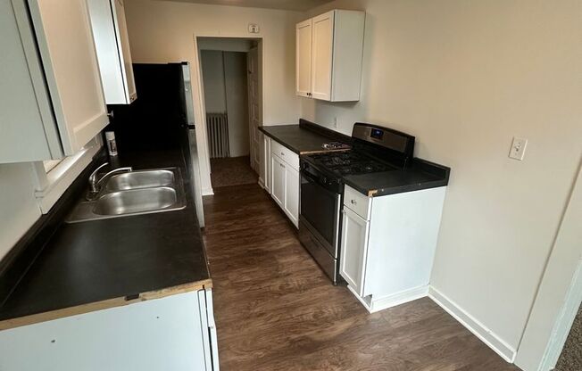 2 beds, 1 bath, $1,000, Unit 1