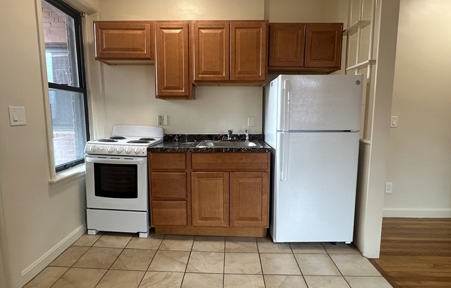 1 bed, 1 bath, 400 sqft, $2,300, Unit 43