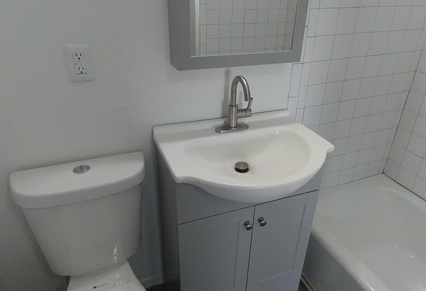 Studio, 1 bath, 400 sqft, $625, Unit Unit 53