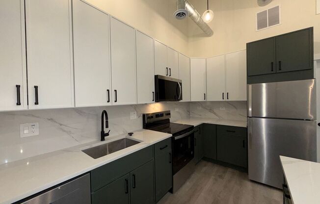 2 beds, 2 baths, 1,000 sqft, $4,985, Unit 201