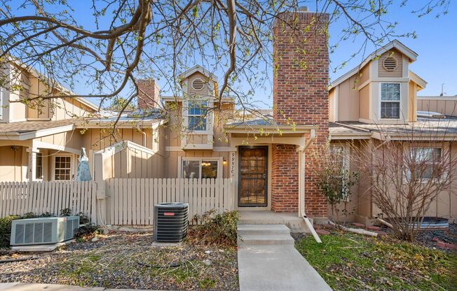 3BR Townhome | Finished Basement | 2-Car Garage | Pool, Tennis & Pickleball