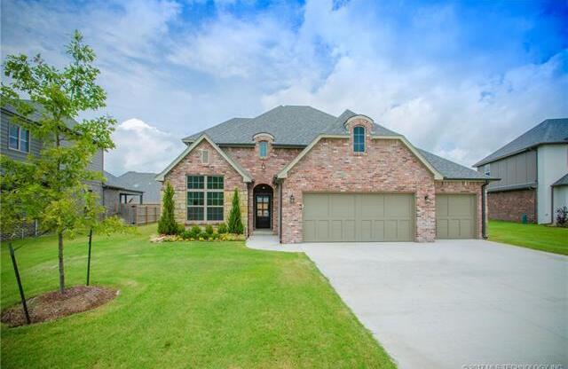 Beautiful Yorktown Home in Highly Desired Bixby West  School