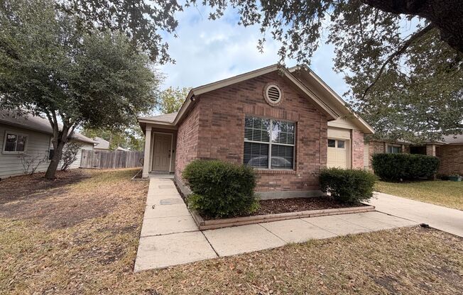 CUTE ONE STORY - 3 BEDROOM / 2 BATH HOME WITH EASY ACCESS TO RANDOLPH AFB & FORUM SHOPPING -- SCHERTZ-CIBOLO SCHOOL DISTRICT