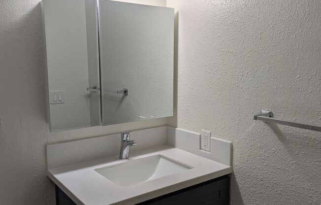 1 bed, 1 bath, 610 sqft, $1,695, Unit B106
