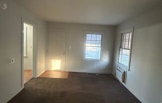 2 beds, 1 bath, $725