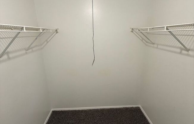 3 beds, 1.5 baths, $1,280, Unit LD4807