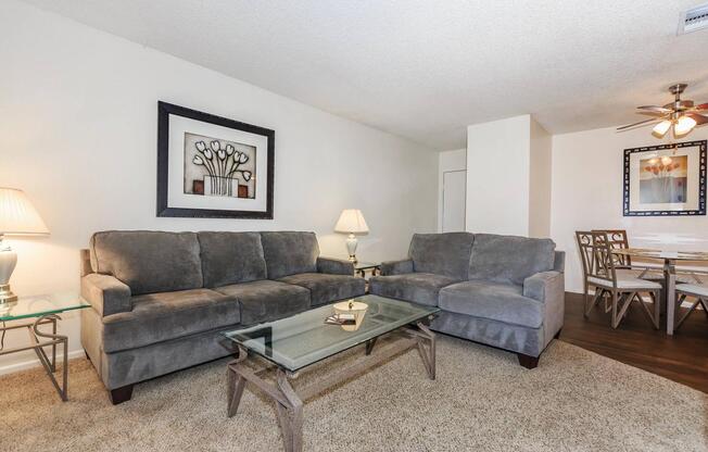 1 bed, 1 bath, 609 sqft, $1,049