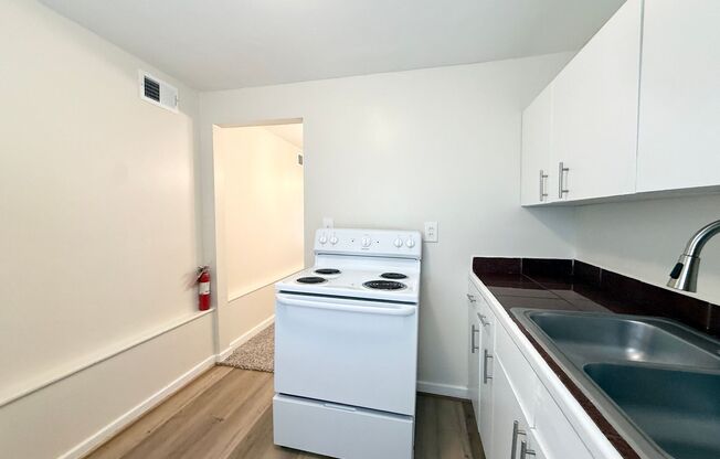 2 beds, 1 bath, $875, Unit SC535