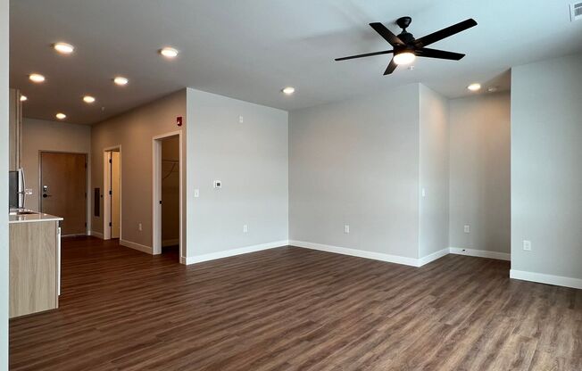 Studio, 1 bath, 569 sqft, $1,600, Unit WR 305-224