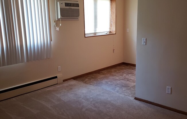 1 bed, 1 bath, 765 sqft, $850, Unit 9