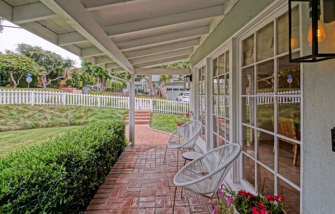 BEAUTIFULLY REMODELED (FURNISHED), 3BR3BA HOME W/ HUGE DETACHED BONUS ROOM, SPACIOUS FRONT & REARY FENCED YARDS ON A LARGE CORNER LOT JUST BLOCKS TO SCHOOLS, PARKS, DOWNTOWN & NORTH MB & 1 MINS TO BEACH!