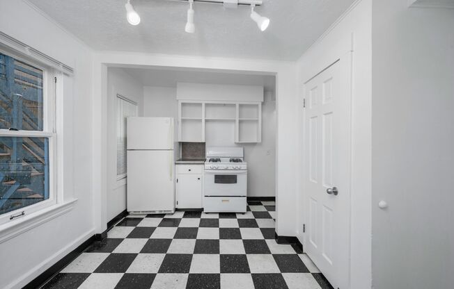 Studio, 1 bath, $1,095, Unit 2318