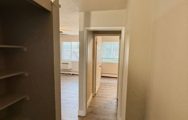 2 beds, 1 bath, 588 sqft, $1,095, Unit Unit 310