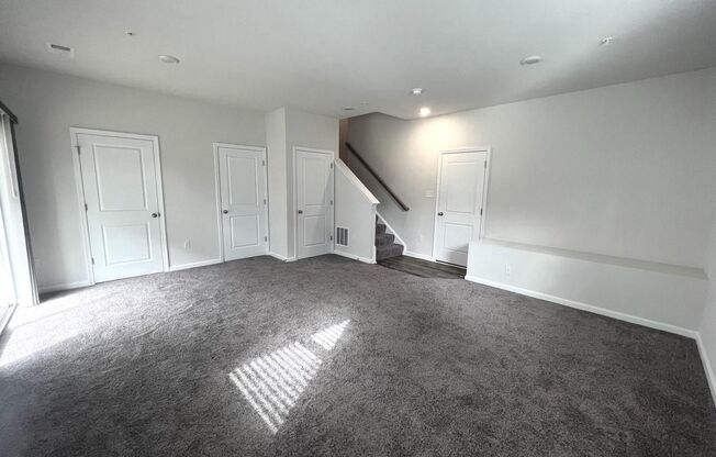 Gorgeous end of group 3bd 2.5bth townhouse in Parkside