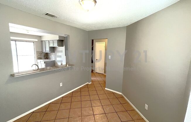 Cute 2-Story 3/3/2 Townhome in Irving For Rent!