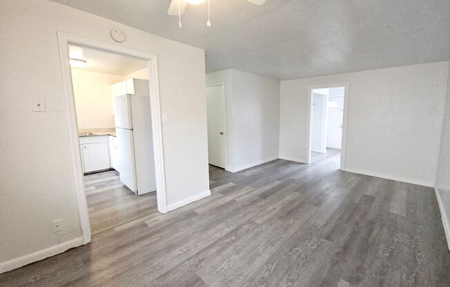 2 beds, 1 bath, 700 sqft, $850, Unit 23