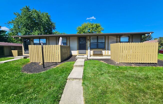 2 beds, 1 bath, 864 sqft, $1,175, Unit 2139 Pine Grove Ln-R+