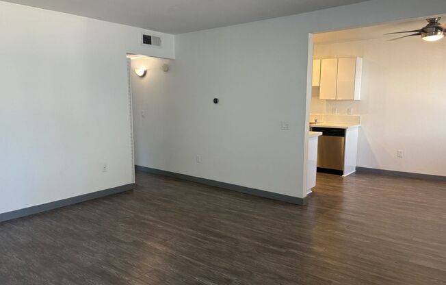 2 beds, 1 bath, 950 sqft, $2,955, Unit C021