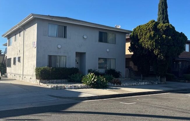 2 beds, 1 bath, $1,925, Unit B