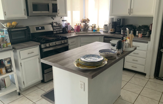 8224 CRETAN BLUE LN
