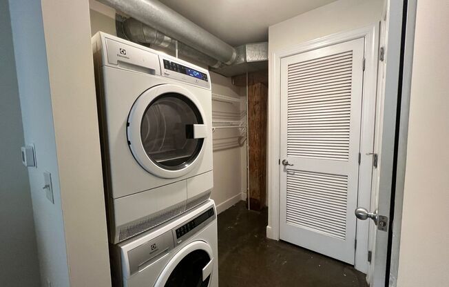 1 bed, 1 bath, 543 sqft, $1,122, Unit C03